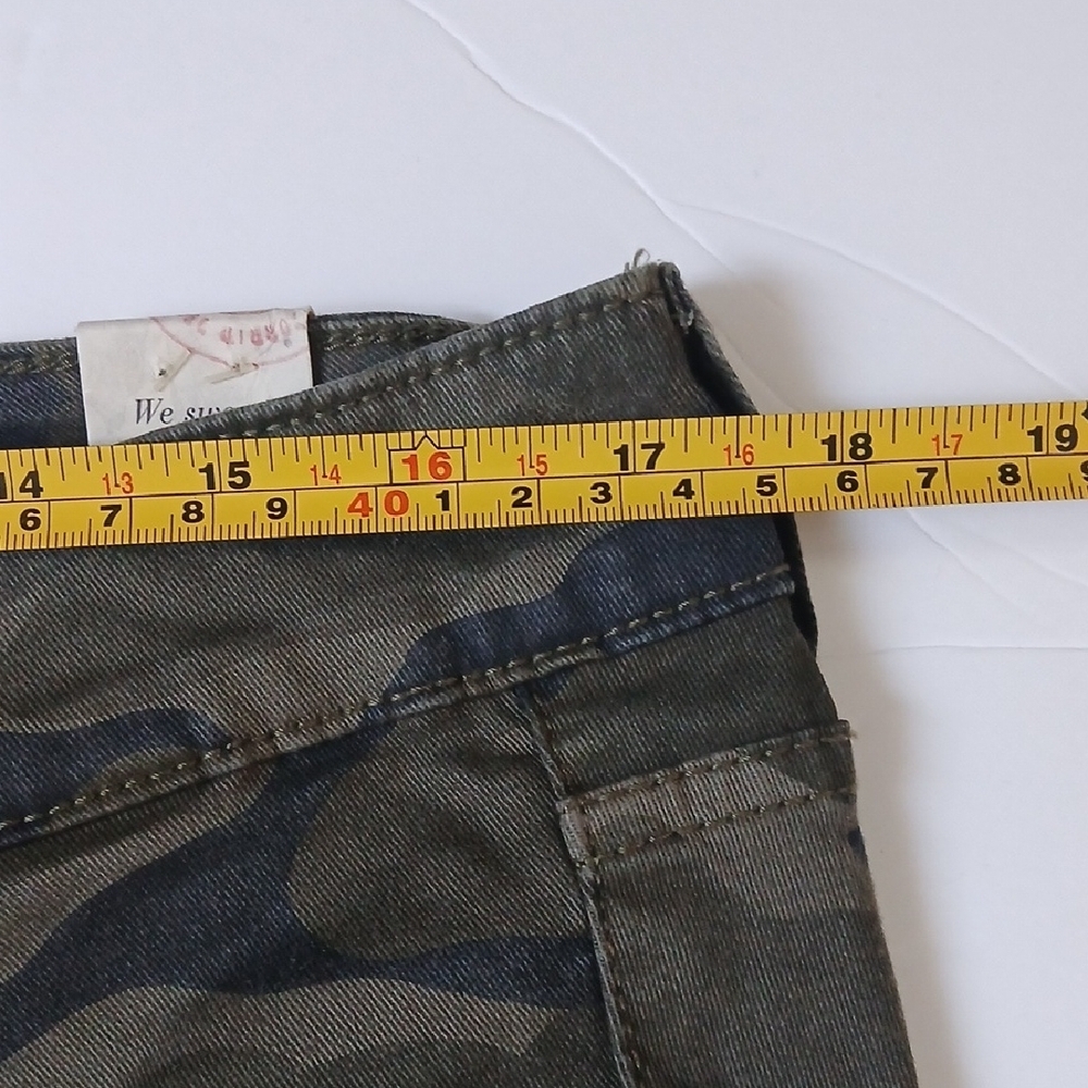 Torrid Camouflage Print Cropped Pants Size 12 Cotton/Spandex Blend - Picture 12 of 16